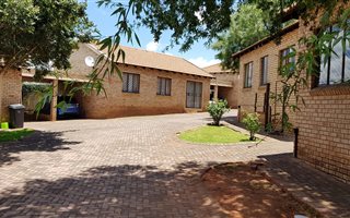 2 Bedroom House in Witpoortjie