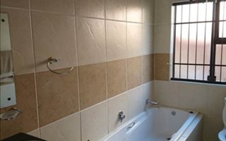 2 Bedroom Townhouse in Meyersdal