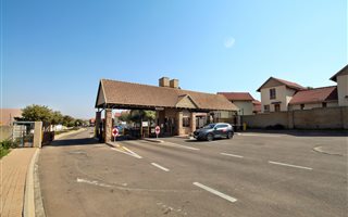 570 m² Land available in Brooklands