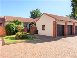 3 Bed Townhouse in Rietvlei Heights Country Estate