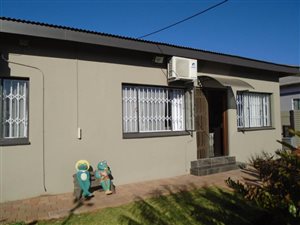 3 Bed House in Roseville