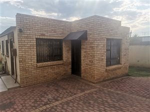 2 Bed House in Dobsonville