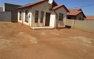 2 Bedroom House in Lakeside
