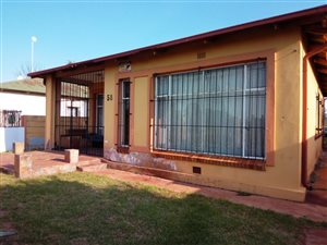 3 Bed House in Daggafontein