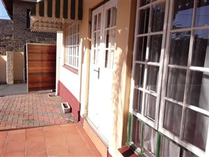 3 Bed Flat in Brighton Beach