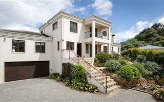 4 Bedroom House in Noordhoek