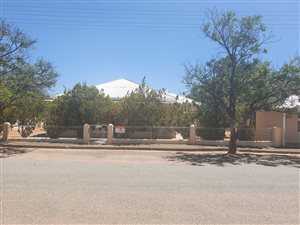 3 Bed House in Steytlerville