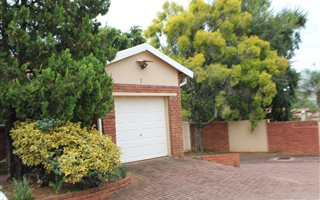 3 Bedroom Townhouse in Hutten Heights