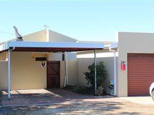 2 Bed House in Roux Park