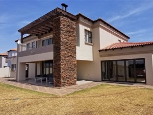 4 Bed House in Monavoni