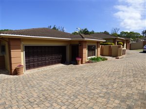 4 Bed Townhouse in Uvongo