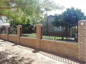3 Bed House in Van Riebeeck Park