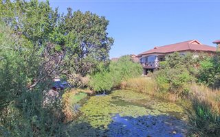 3 Bedroom Simplex in Le Domaine