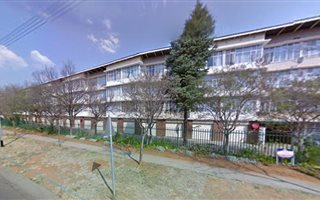 1.5 Bedroom Apartment in Queenswood
