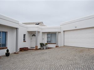 3 Bed Townhouse in Lovemore Heights