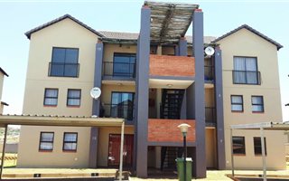 2 Bedroom Flat in Cashan