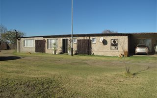 2002 ha Farm in Endicott