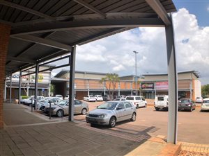 176 m² Commercial space in Highveld
