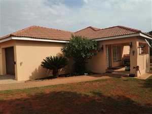 3 Bed House in Rensburg