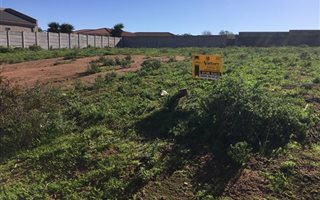 800 m² Land available in Vredenburg