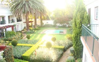 2 Bedroom Apartment in Saxonwold