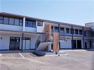 121 m² Office Space in Midstream Estate