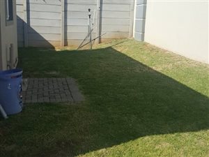 2 Bed Townhouse in Ruimsig