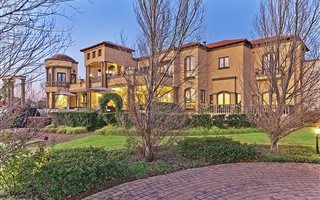 5 Bedroom House in Saddlebrook Estate