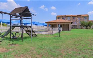 3 Bedroom Apartment in Clearwater Estate
