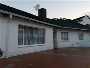 6 Bed House in Montgomery Park