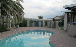 6 Bedroom House in Amiel Park