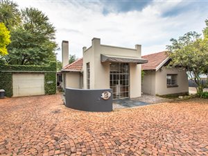 6 Bed House in Emmarentia
