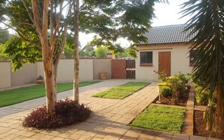 2 Bedroom Apartment in Mooikloof Ridge