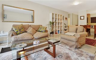 2 Bedroom Apartment in Elton Hill