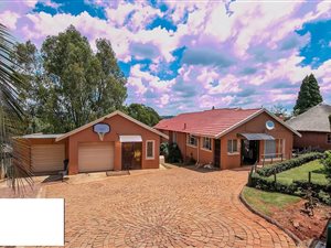 4 Bed House in Roodekrans