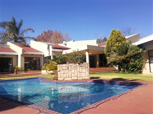 5 Bed House in Woodmead