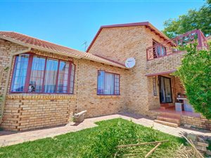 3 Bed Townhouse in Bromhof
