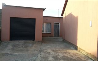 4 Bedroom House in Geluksdal