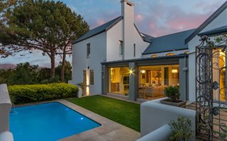 4 Bedroom House in Montclair