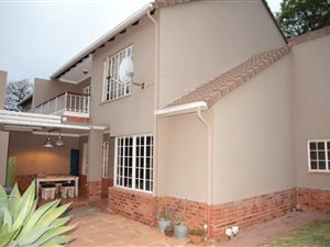 3 Bed House in Lynnwood Manor