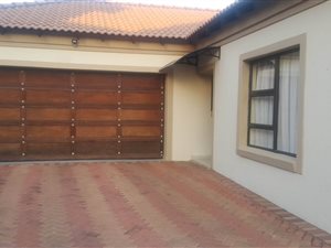 3 Bed House in Raslouw Manor