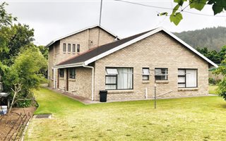 5 Bedroom House in The Village