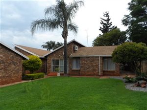 3 Bed Duet in Die Wilgers