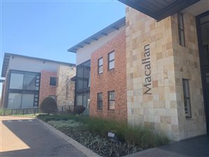 472 m² Commercial space in Paulshof