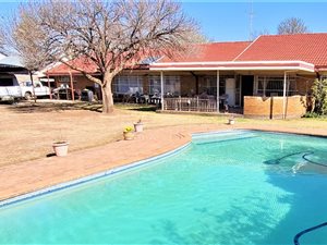 4 Bed House in Three Rivers