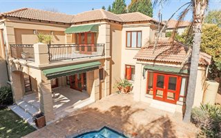 4 Bedroom Cluster in Cedar Lakes