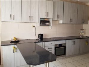 3 Bed House in Albertynshof