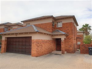3 Bed Duplex in Willowbrook