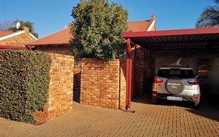 2 Bedroom Townhouse in Highveld
