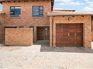 3 Bed Townhouse in Willow Park Manor